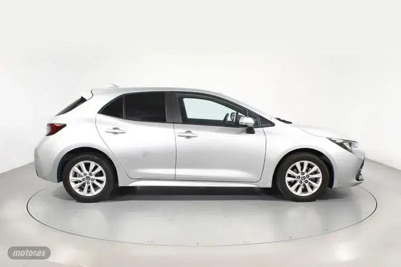 Usado Toyota Corolla Active 140 CV (102 kW) 2023 Gris Berlina