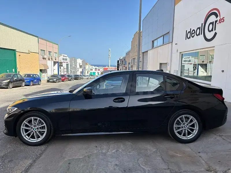 Usado BMW 318 150 CV (110 kW) 2019 Negro Berlina