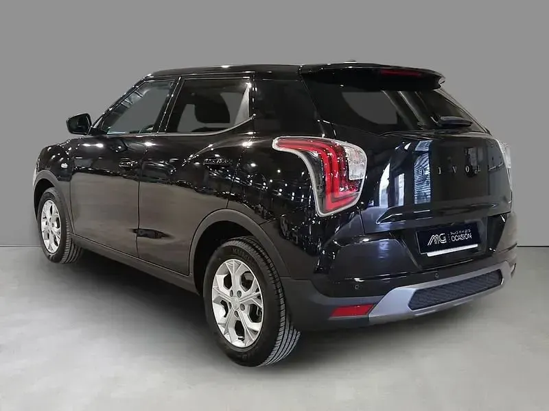Usado SsangYong Tivoli 135 CV (99 kW) 2026 Negro