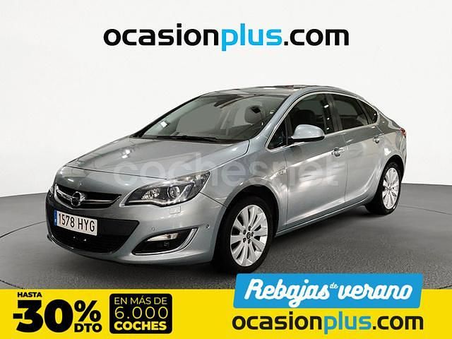 Plateado Usado 2014 Opel Astra Excellence Berlina | 8690 € (Precio justo) - Imagen 1/4