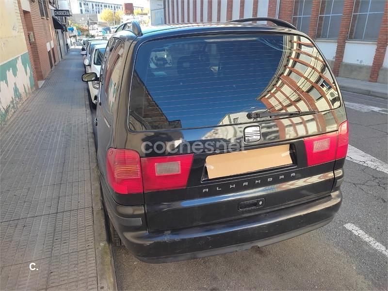 Usado Seat Alhambra Stylance 130 CV (95 kW) 2004 Negro Monovolumen