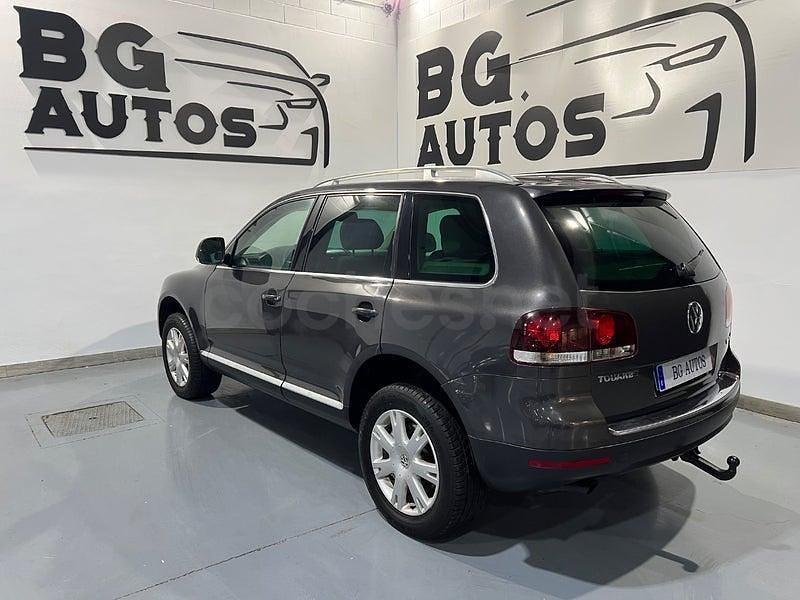 Usado VW Touareg 225 CV (165 kW) 2007 Marrón SUV