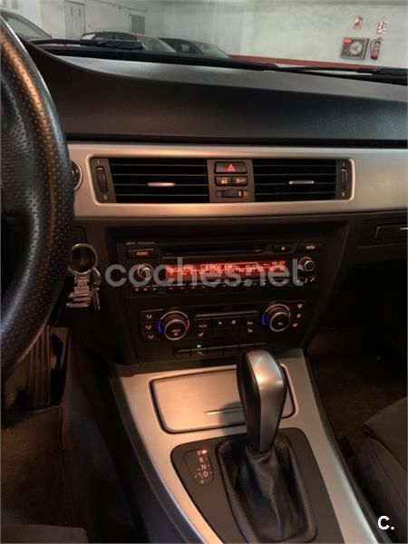 Begagnad BMW 330 245 HK (180 kW) 2011 Grå Sedan