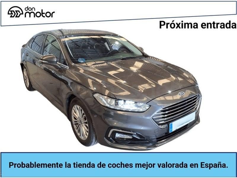 Usado Ford Mondeo Titanium 187 CV (137 kW) 2021 Gris / plata Berlina