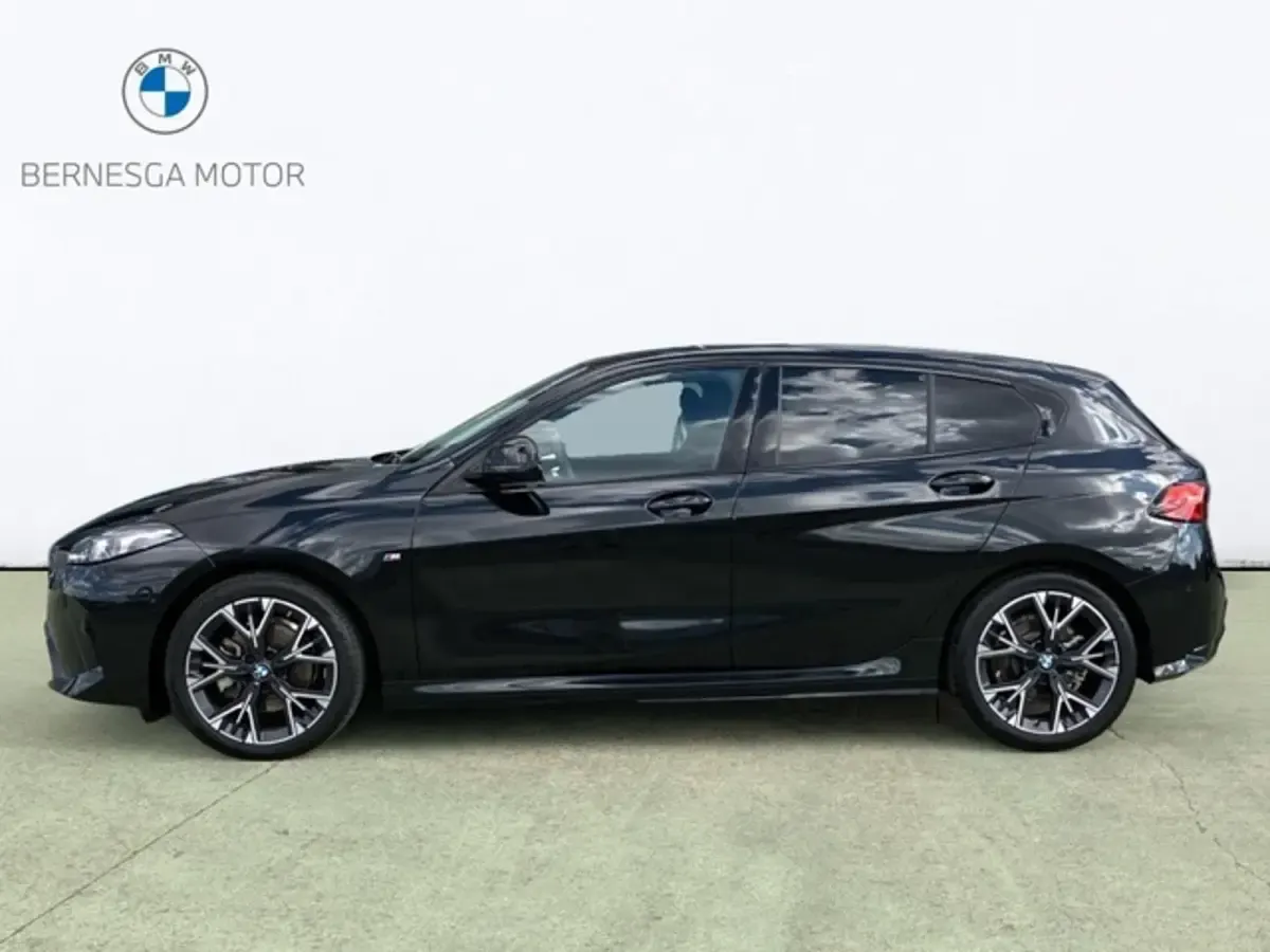 Usado BMW 120 Comfort Edition 163 CV (119 kW) 2025 Negro Utilitario