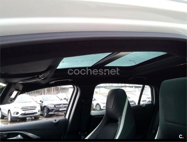 Usado Infiniti Q30 Sport Tech 170 CV (125 kW) 2016 Blanco Utilitario
