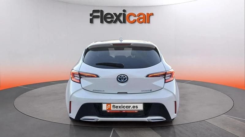 Usado Toyota Corolla Advance 180 CV (132 kW) 2021 Blanco Berlina