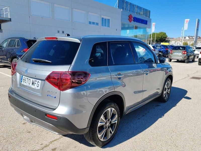 Usado Suzuki Vitara GLX 129 CV (94 kW) 2023 Gris / plata SUV
