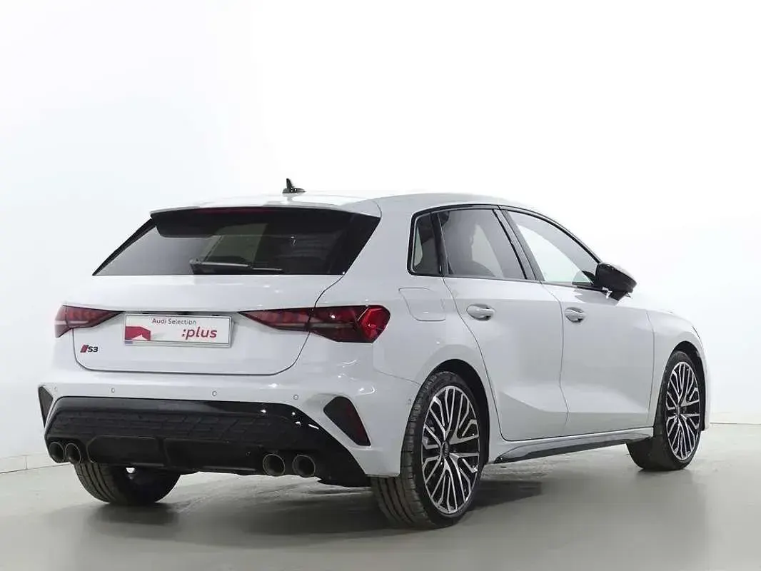 Usado Audi S3 Sportback 333 CV (244 kW) 2024 Blanco Utilitario