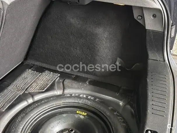 Usado Ford Focus Trend 109 CV (80 kW) 2009 Gris / plata Familiar
