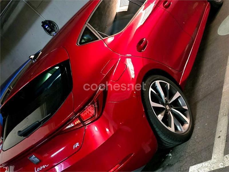 Usado Seat Leon FR 150 CV (110 kW) 2021 Granate Berlina