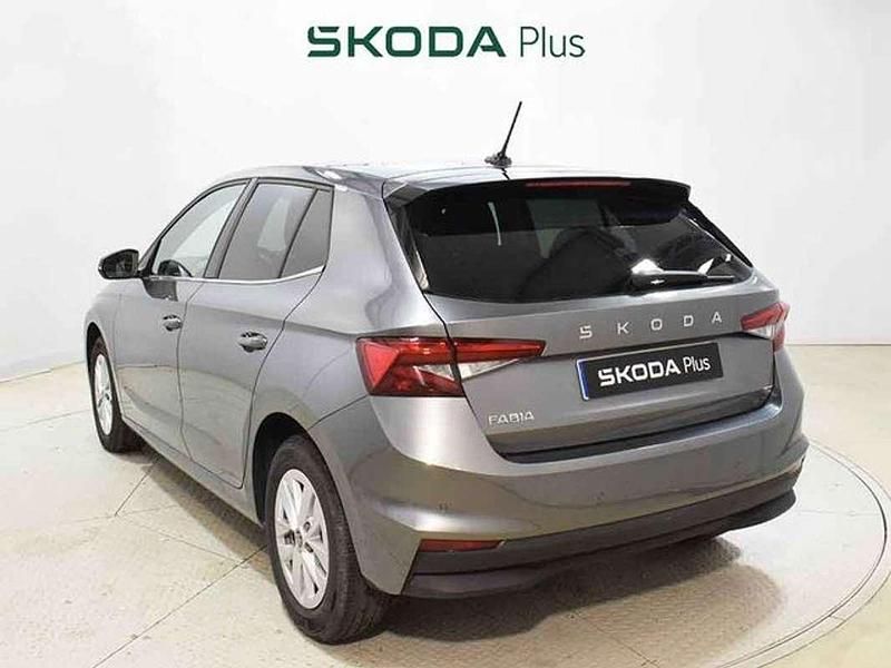 Usado Skoda Fabia Selection 116 CV (85 kW) 2025 Gris Utilitario