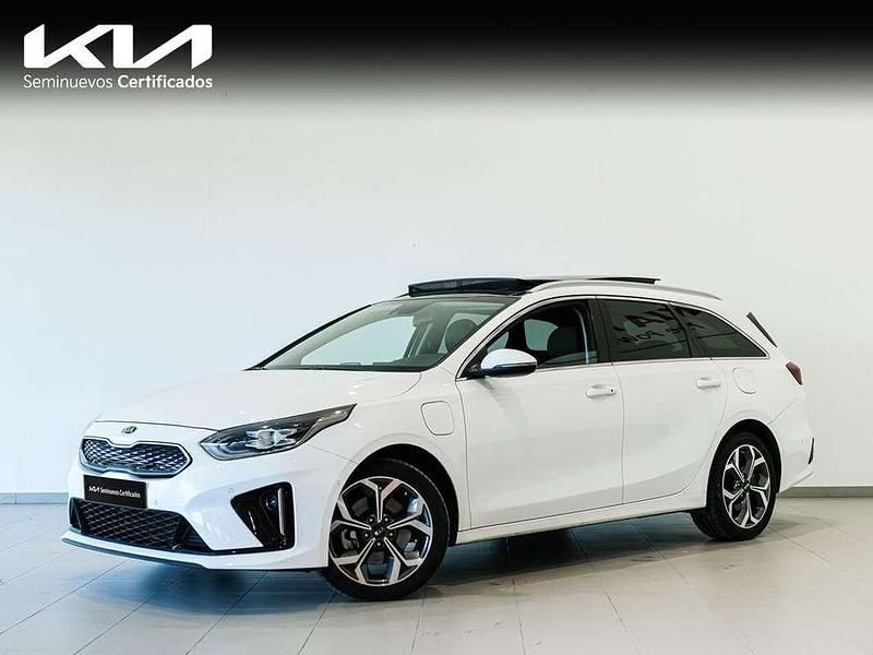 Blanco Usado 2021 Kia Ceed Berlina | 18.600 € (Caro) - Imagen 1/4
