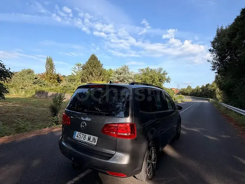 Usado VW Touran Edition 105 CV (77 kW) 2011 Gris / plata Monovolumen