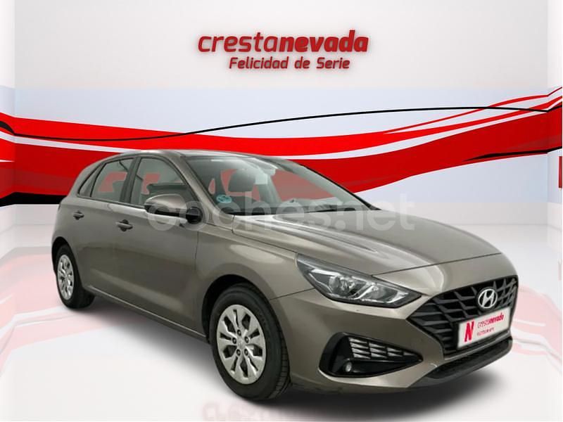 Usado Hyundai i30 110 CV (80 kW) 2021 Gris / plata Berlina
