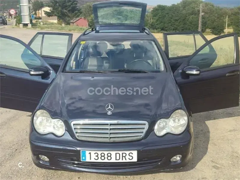 Usado Mercedes C220 Sport Edition 150 CV (110 kW) 2005 Azul Familiar