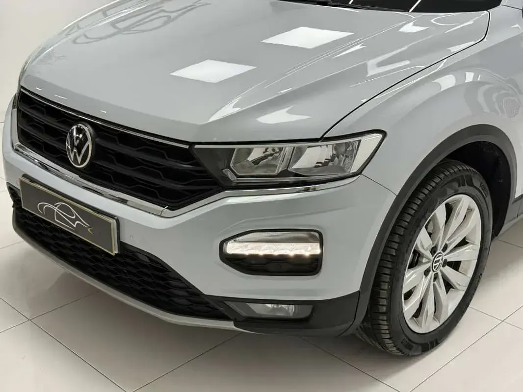 Usado VW T-Roc Advance 116 CV (85 kW) 2021 Plateado SUV
