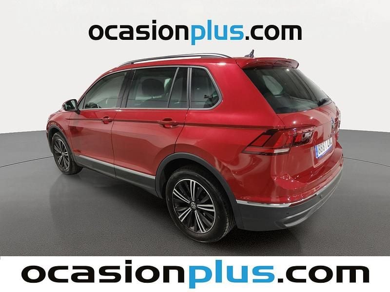 Begagnad VW Tiguan Life 150 HK (110 kW) 2022 Röd SUV