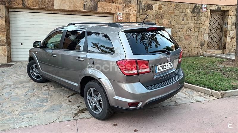 Usado Fiat Freemont Lounge 140 CV (102 kW) 2014 Gris / plata SUV