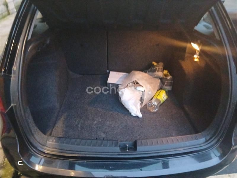 Usado Seat Ibiza ST Reference 75 CV (55 kW) 2010 Negro Familiar