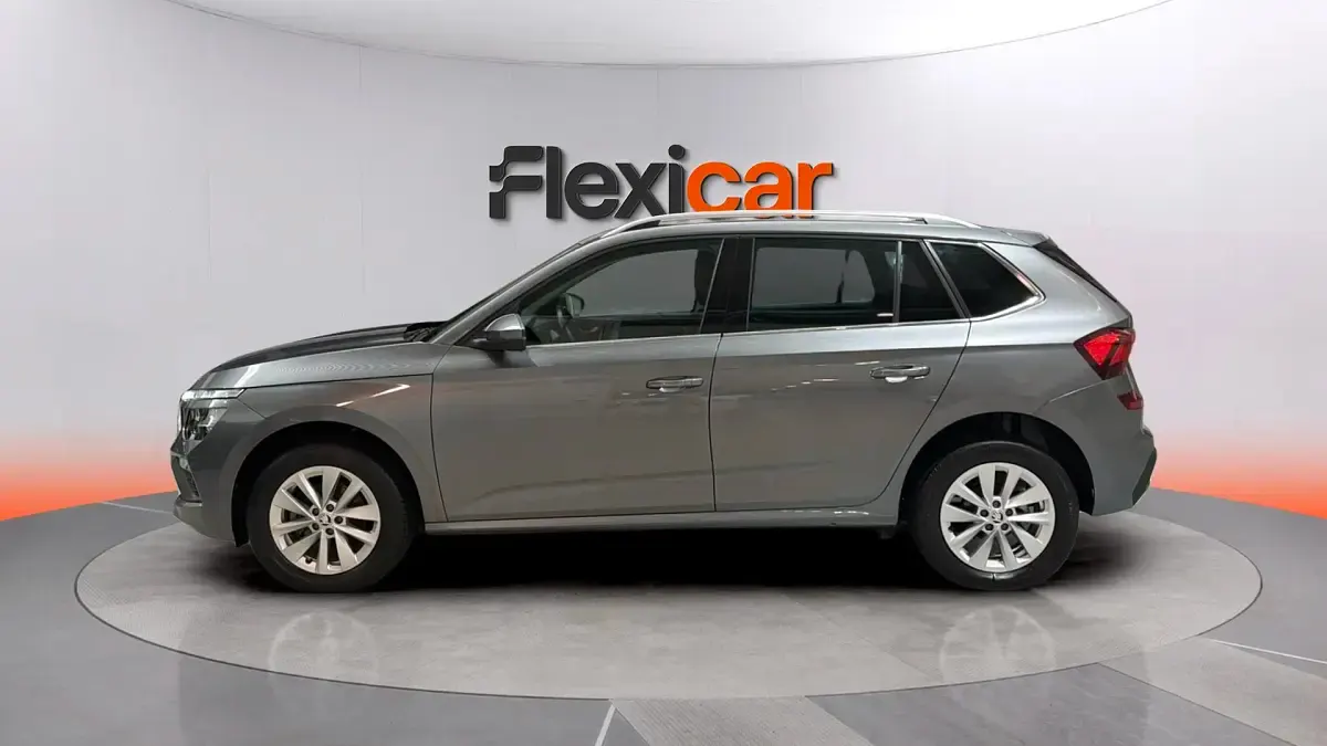 Usado Skoda Kamiq Selection 116 CV (85 kW) 2024 Gris SUV