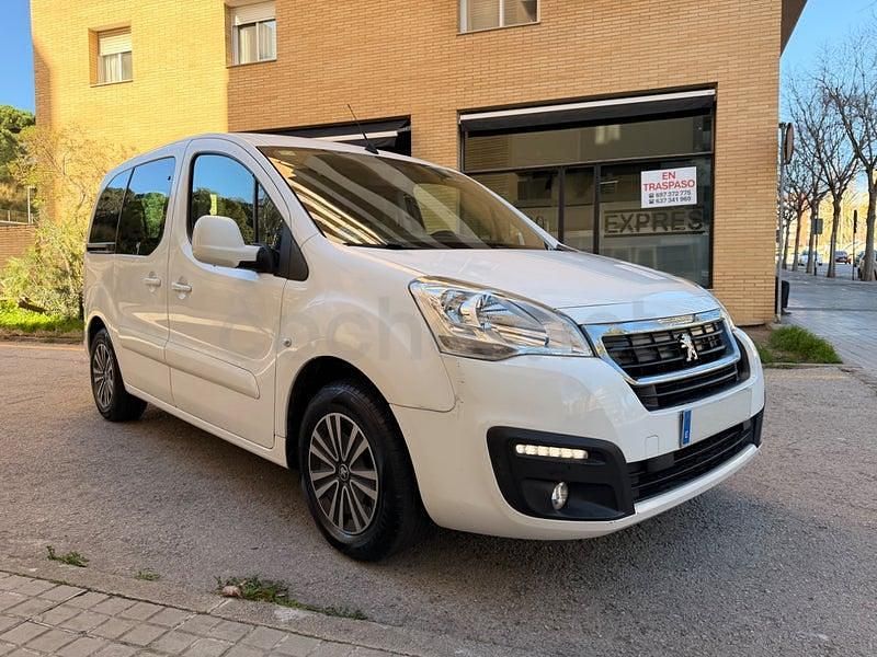 Usado Peugeot Partner Tepee Active 100 CV (73 kW) 2018 Blanco Monovolumen