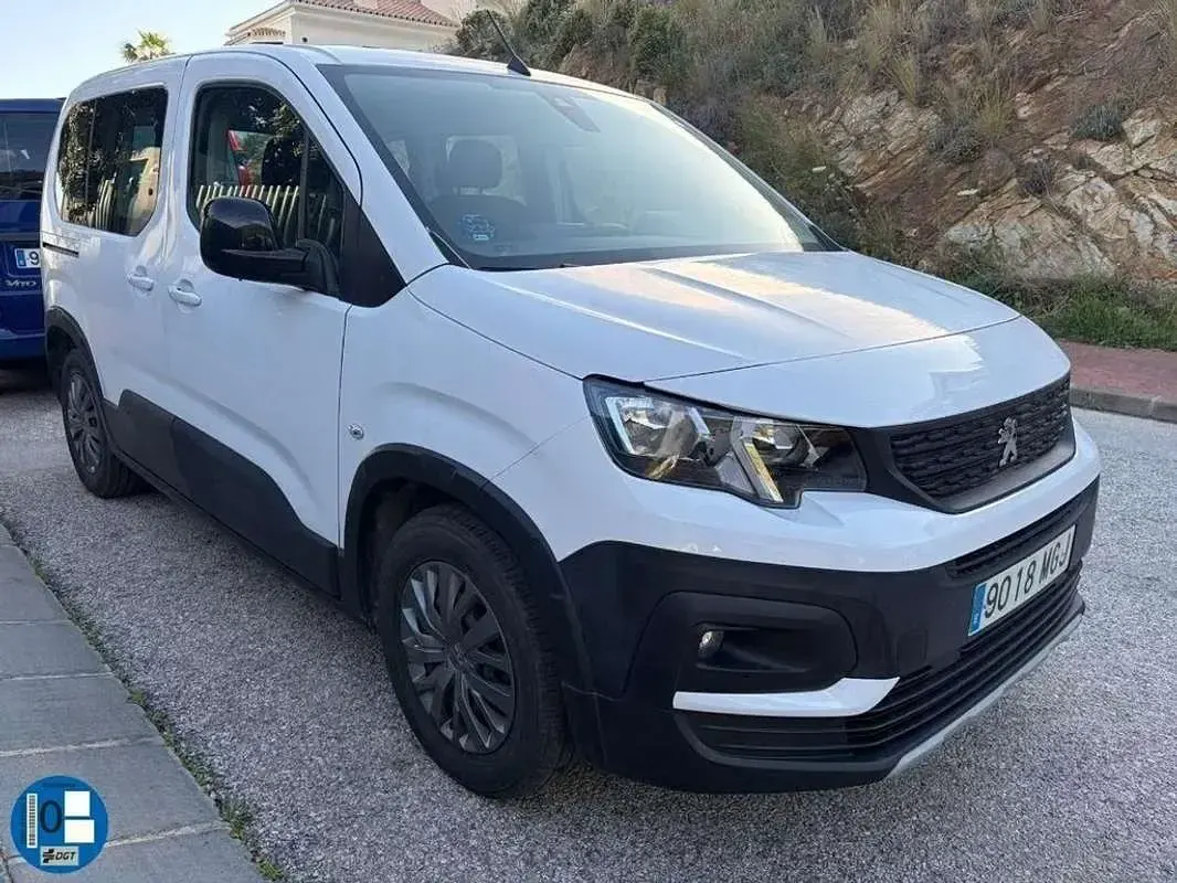 Usado Peugeot Rifter Active 100 kW (136 CV) 2023 Blanco Monovolumen