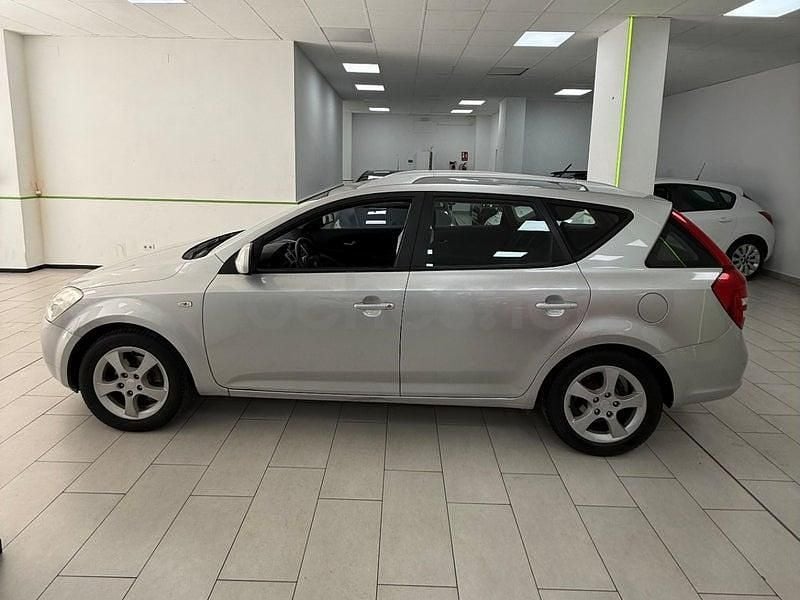 Usado Kia Ceed Active 115 CV (84 kW) 2008 Gris / plata Utilitario