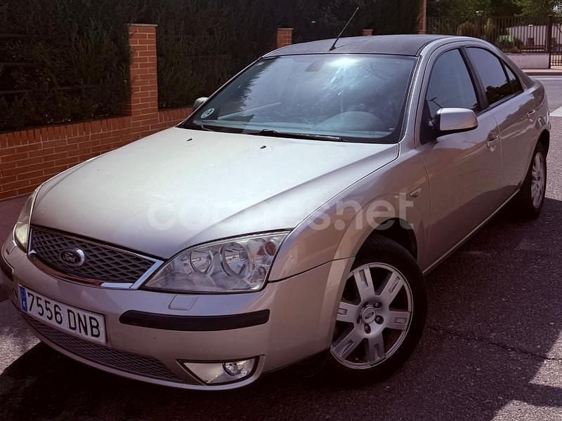 Beige Usado 2004 Ford Mondeo Ghia Berlina | 2700 € (Precio justo) - Imagen 1/4