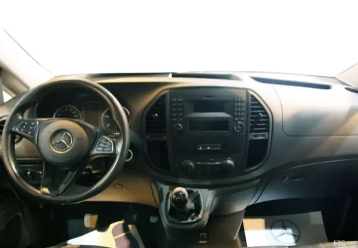 Usado Mercedes Vito 102 CV (75 kW) 2022 Azul Van