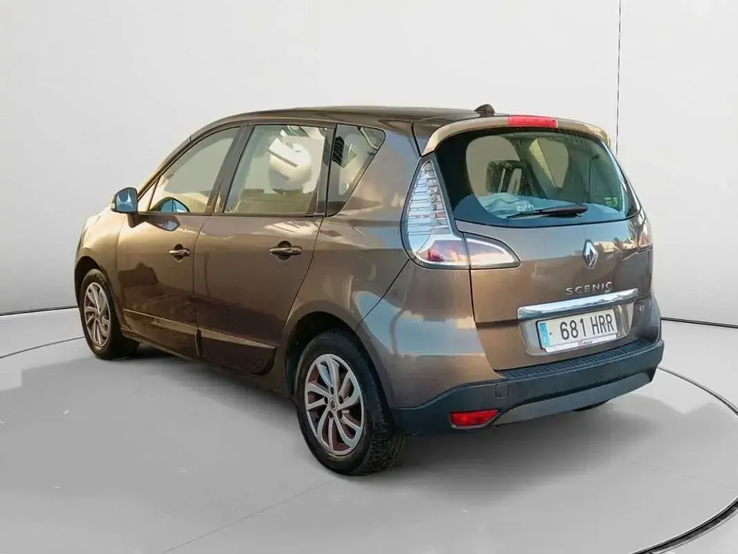 Usado Renault Scénic III Dynamique 110 CV (80 kW) 2013 Gris Monovolumen