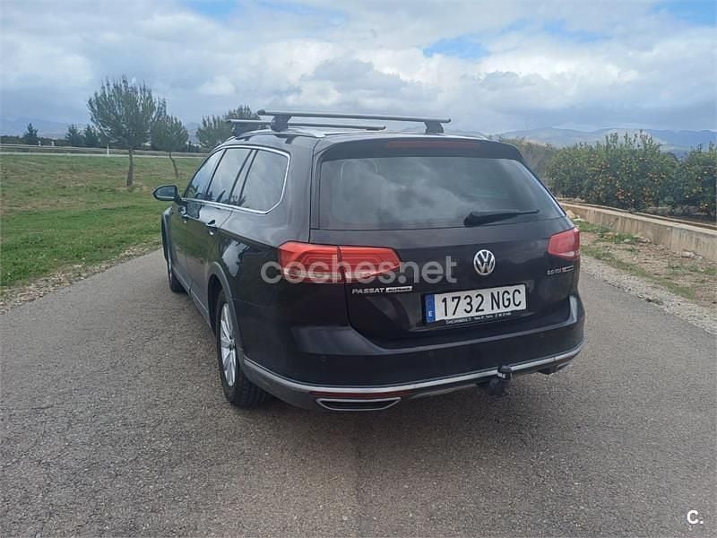 Usado VW Passat Alltrack 190 CV (139 kW) 2016 Negro Familiar