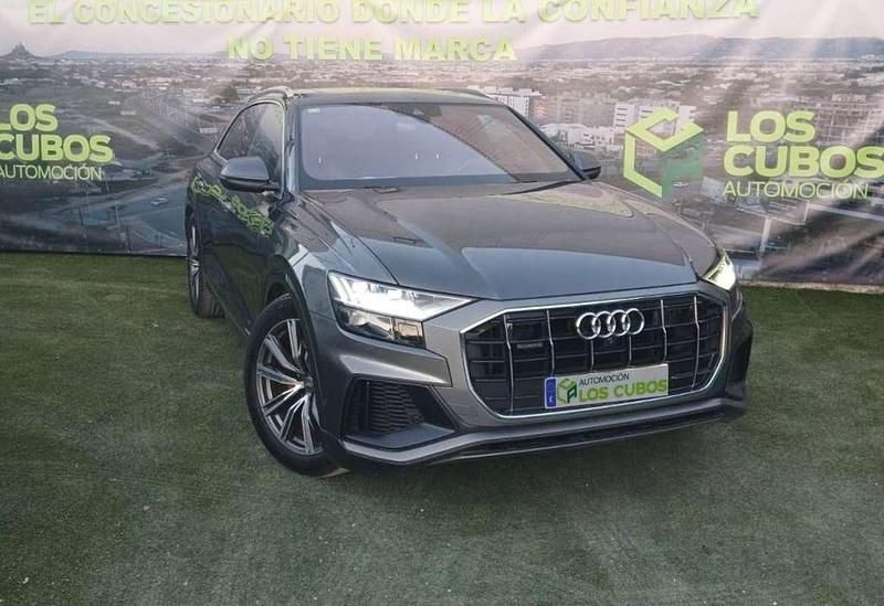 Usado Audi Q8 286 CV (210 kW) 2019 Gris SUV