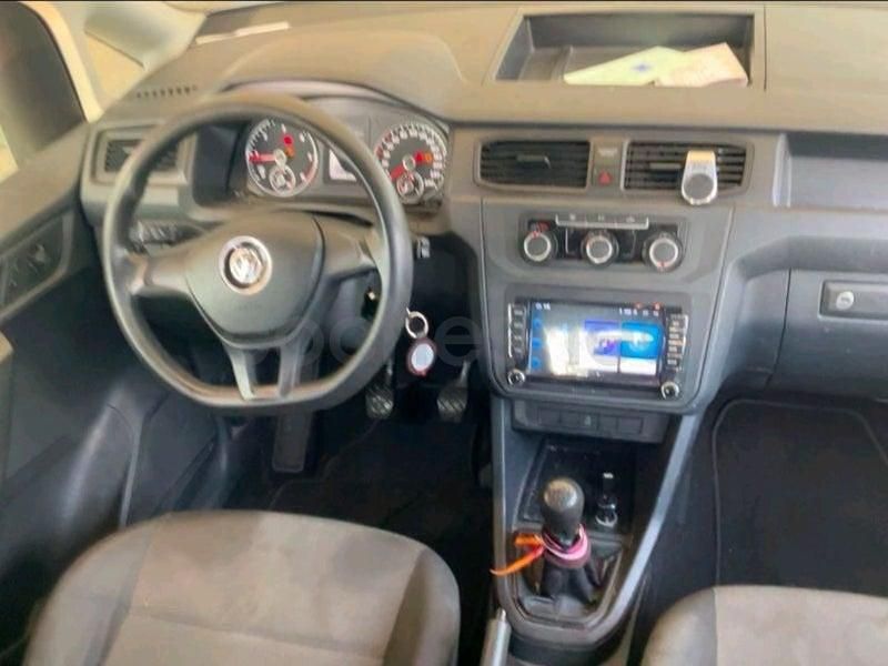 Usado VW Caddy 102 CV (75 kW) 2016 Gris / plata Monovolumen