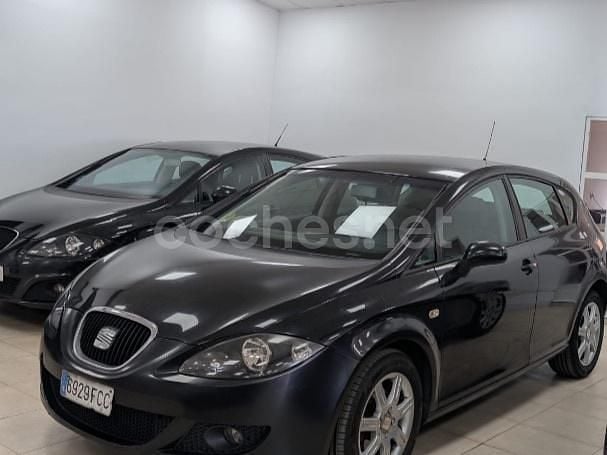 Negro Usado 2007 Seat Leon Reference Berlina | 4790 € (Precio justo) - Imagen 1/4