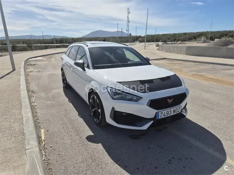 Usado Cupra Leon 204 CV (150 kW) 2023 Blanco Familiar