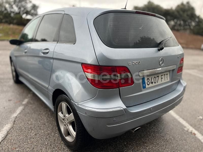 Usado Mercedes B200 140 CV (102 kW) 2006 Gris / plata Monovolumen