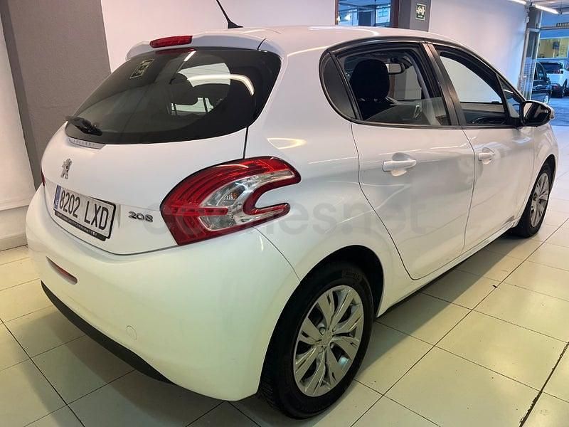 Usado Peugeot 208 Active 100 CV (73 kW) 2015 Blanco Utilitario