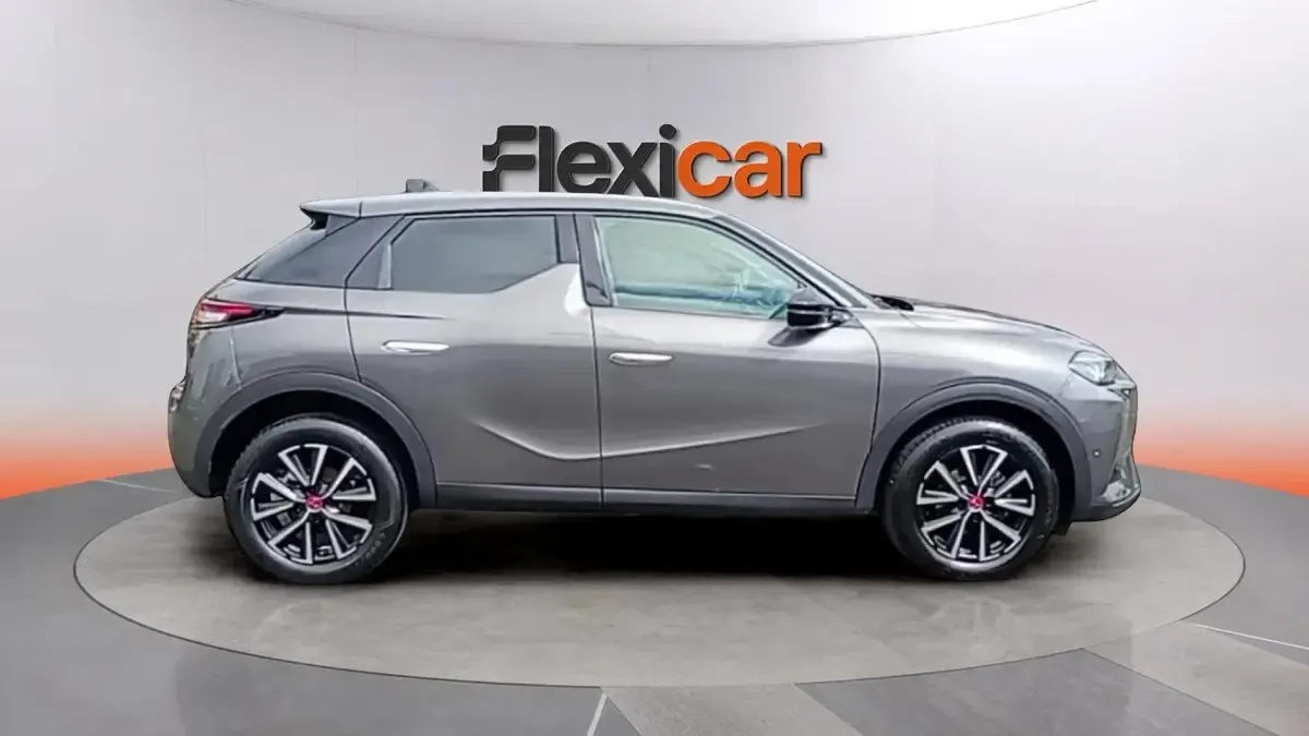 Usado DS Automobiles DS3 Crossback Performance 131 CV (96 kW) 2023 Gris SUV