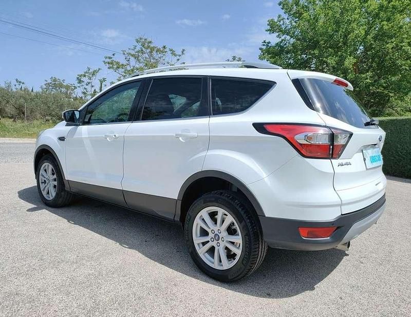 Usado Ford Kuga Trend+ 120 CV (88 kW) 2018 Blanco SUV