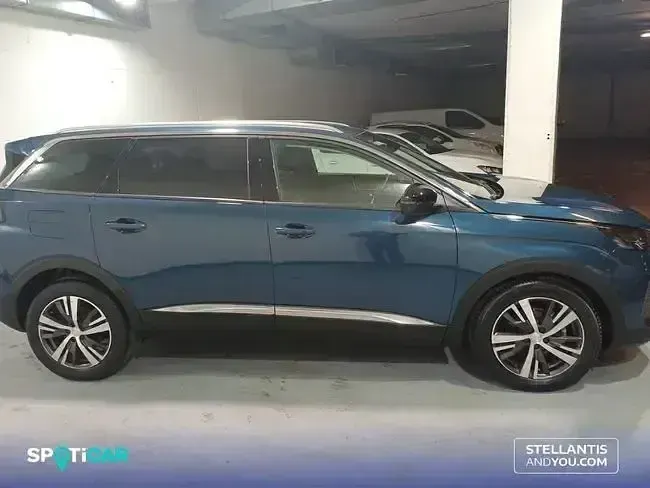 Usado Peugeot 5008 Allure 130 CV (95 kW) 2022 Azul SUV
