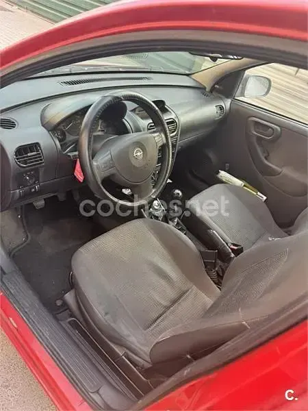 Usado Opel Corsa Essentia 70 CV (51 kW) 2004 Rojo Utilitario