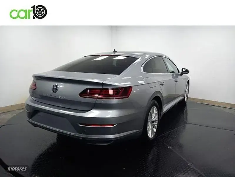 Usado VW Arteon 150 CV (110 kW) 2019 Gris Utilitario