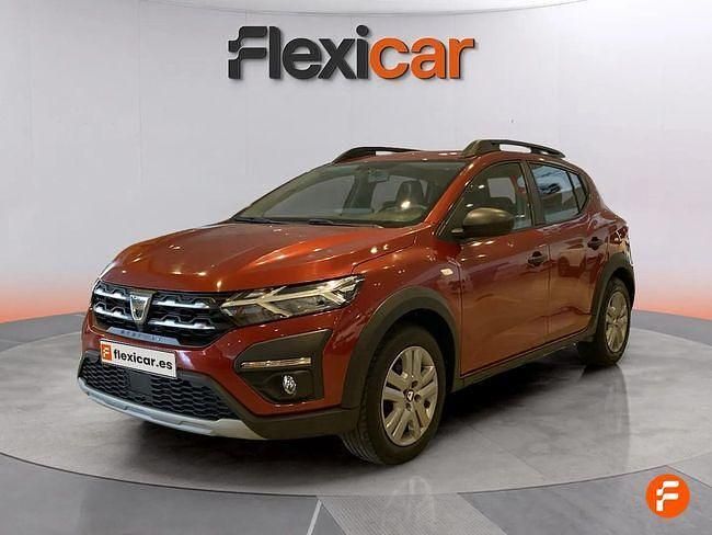 Usado Dacia Sandero Essentiel 91 CV (66 kW) 2022 Granate Utilitario