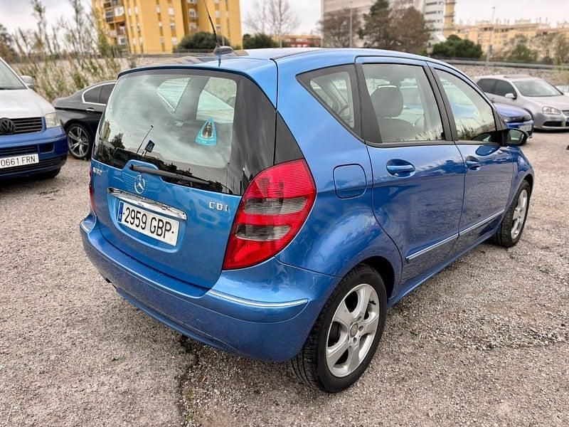Usado Mercedes A180 Avantgarde 109 CV (80 kW) 2008 Azul Monovolumen