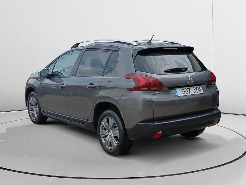 Usado Peugeot 2008 Style 111 CV (81 kW) 2017 Gris SUV