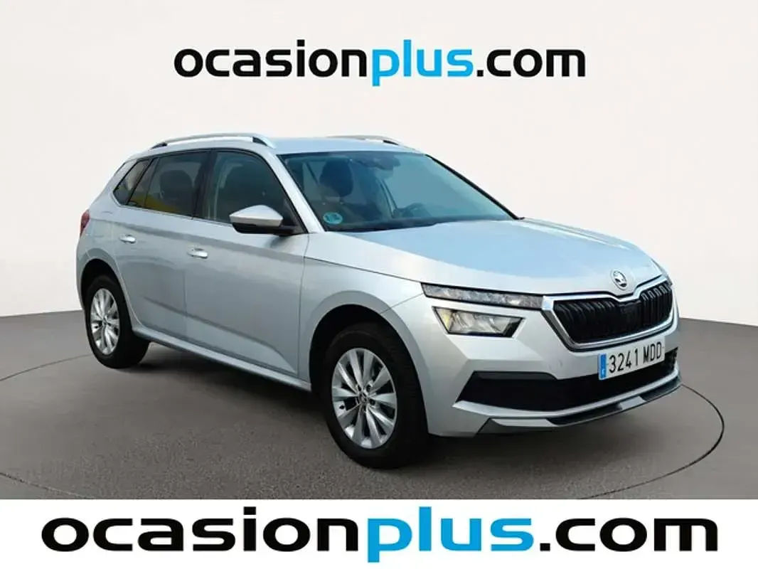 Usado Skoda Kamiq Ambition 110 CV (80 kW) 2022 Plateado SUV