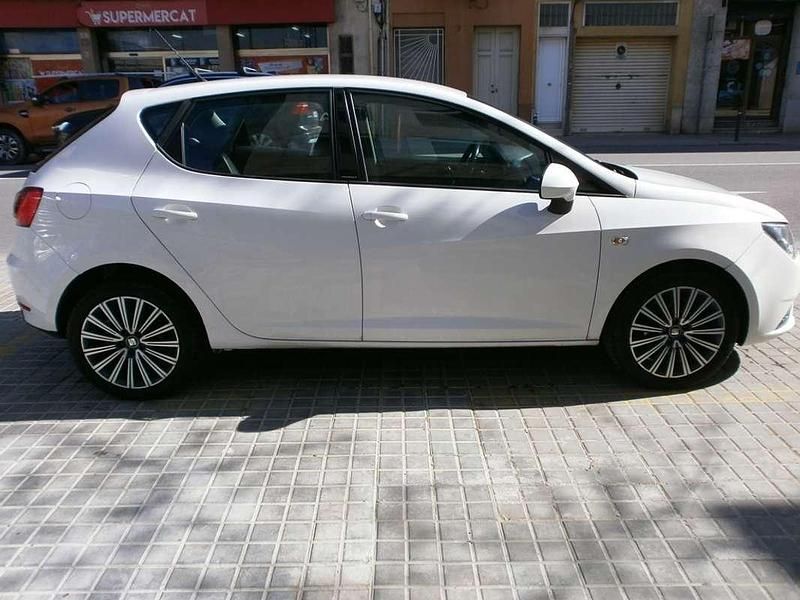 Usado Seat Ibiza Style 90 CV (66 kW) 2016 Blanco Utilitario
