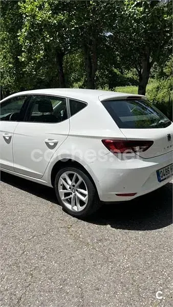 Usado Seat Leon Style 105 CV (77 kW) 2013 Blanco Berlina