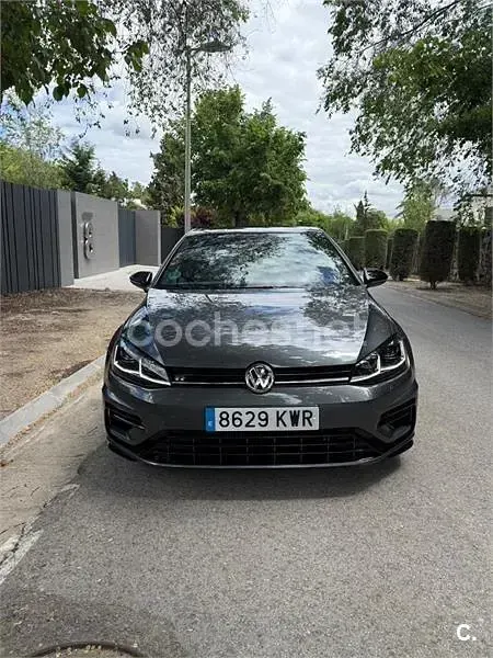 Usado VW Golf VII R 300 CV (220 kW) 2019 Gris / plata Berlina